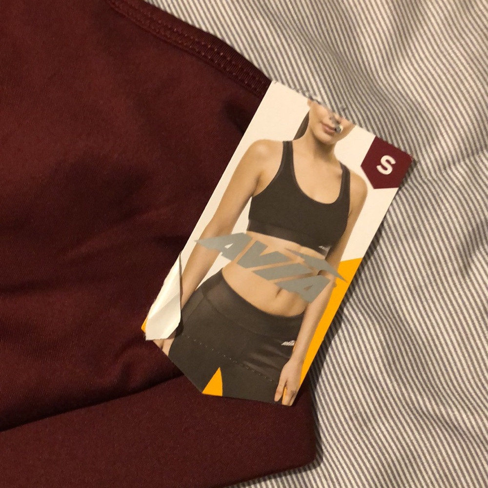 NWT AVIA SPORTS BRA SIZE S (4 - 6) - Picture 2 of 4